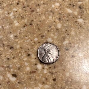 US One Cent Lincoln Penny - 1943 steel penny